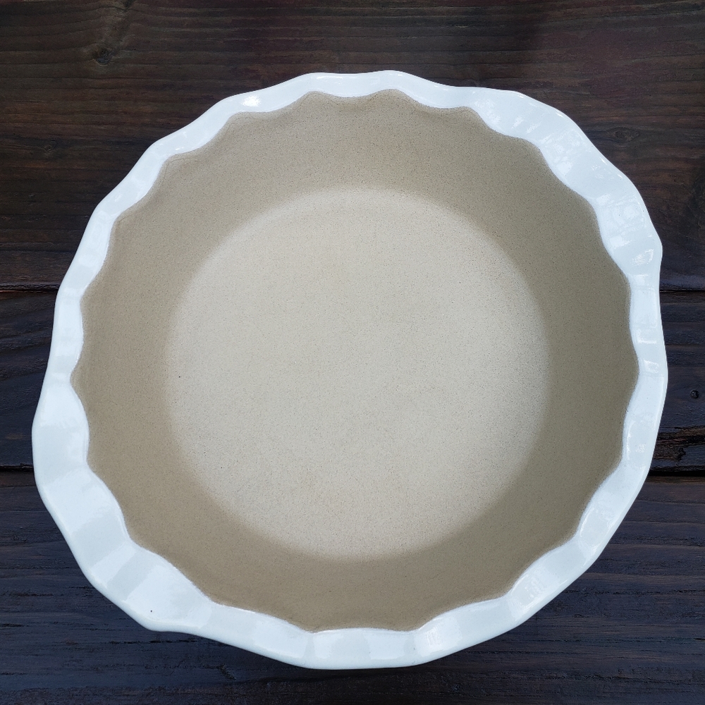 The Pampered Chef New Traditions Collection Deep Dish Pie Plate - Vanilla 9”